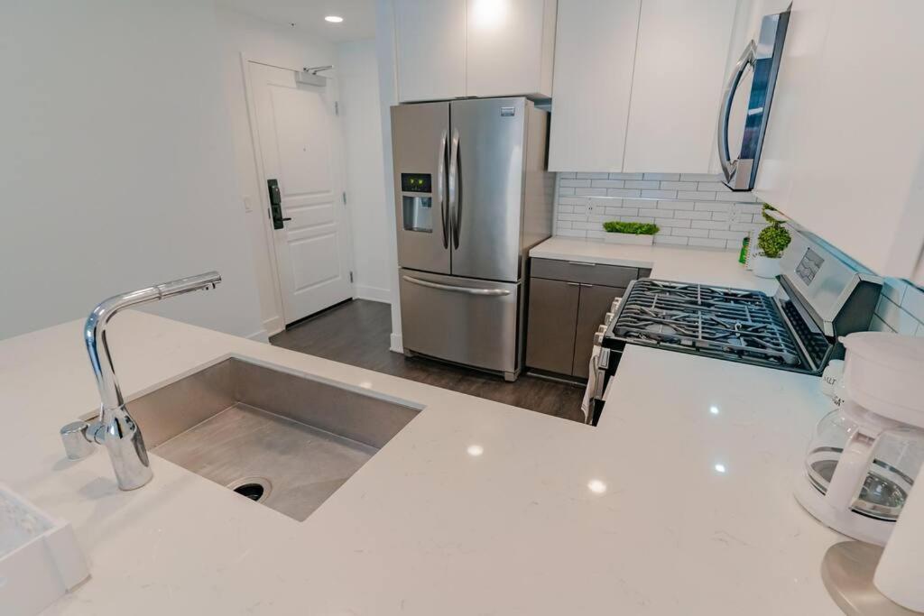 דירות לוס אנג'לס Downtown Paradise Escape With 2 Pools / Hot Tubs מראה חיצוני תמונה