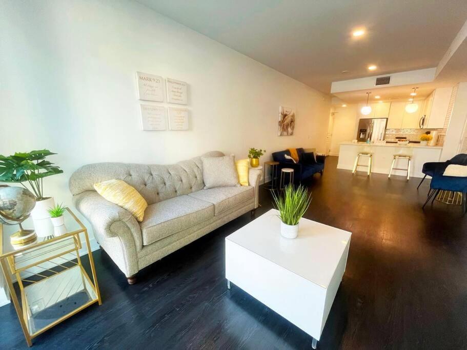 דירות לוס אנג'לס Downtown Paradise Escape With 2 Pools / Hot Tubs מראה חיצוני תמונה